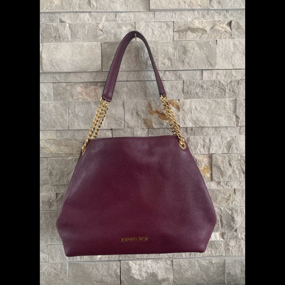 Michael Kors Handbags - Michael Kors Jet Set Shoulder Bag